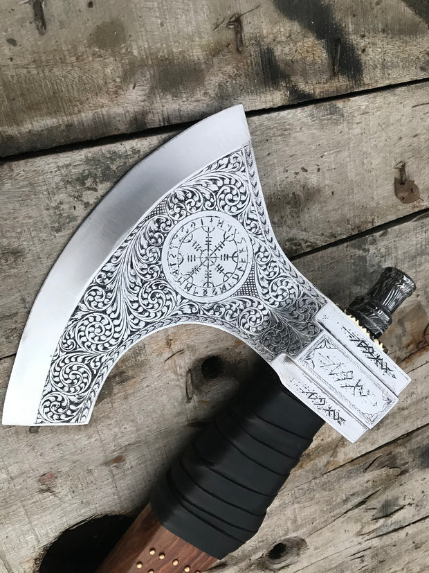 <h2>Shop the look<br/><span style="text-decoration:underline">50% off</span></h2>