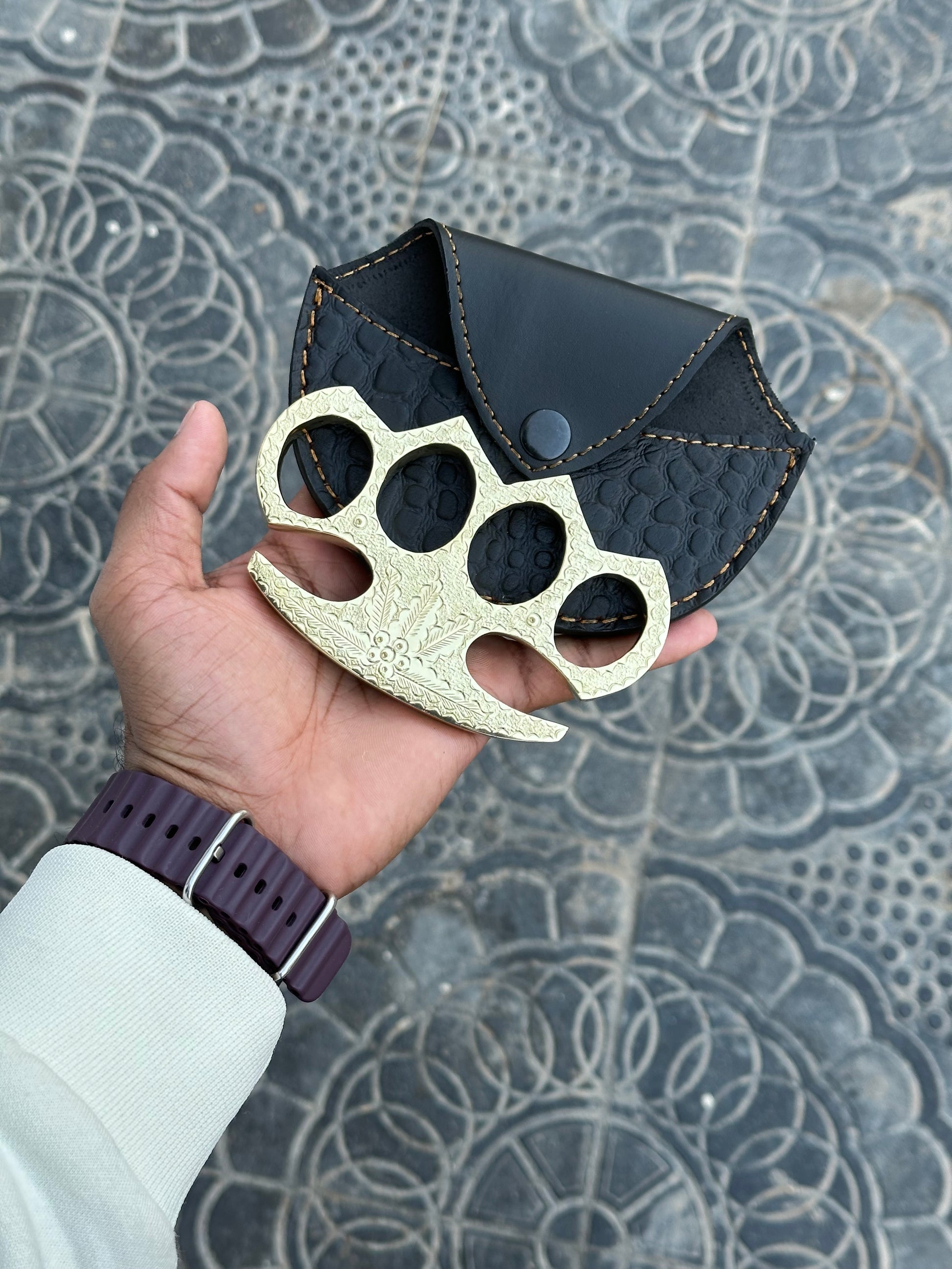 Handmade Antique Brass Knuckles – Vintage Engraved EDC with Leather Sheath