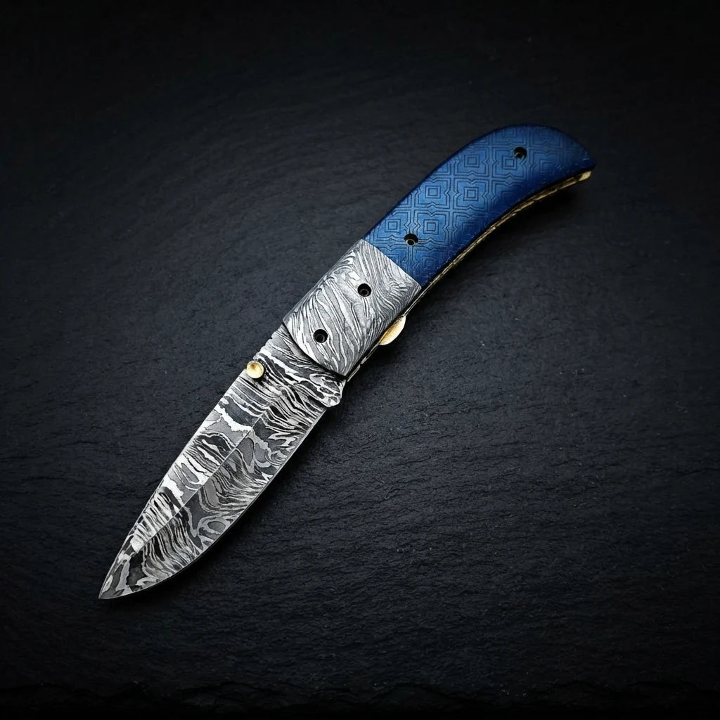 Alien graphic folding pocket knife with genuine leather sheath