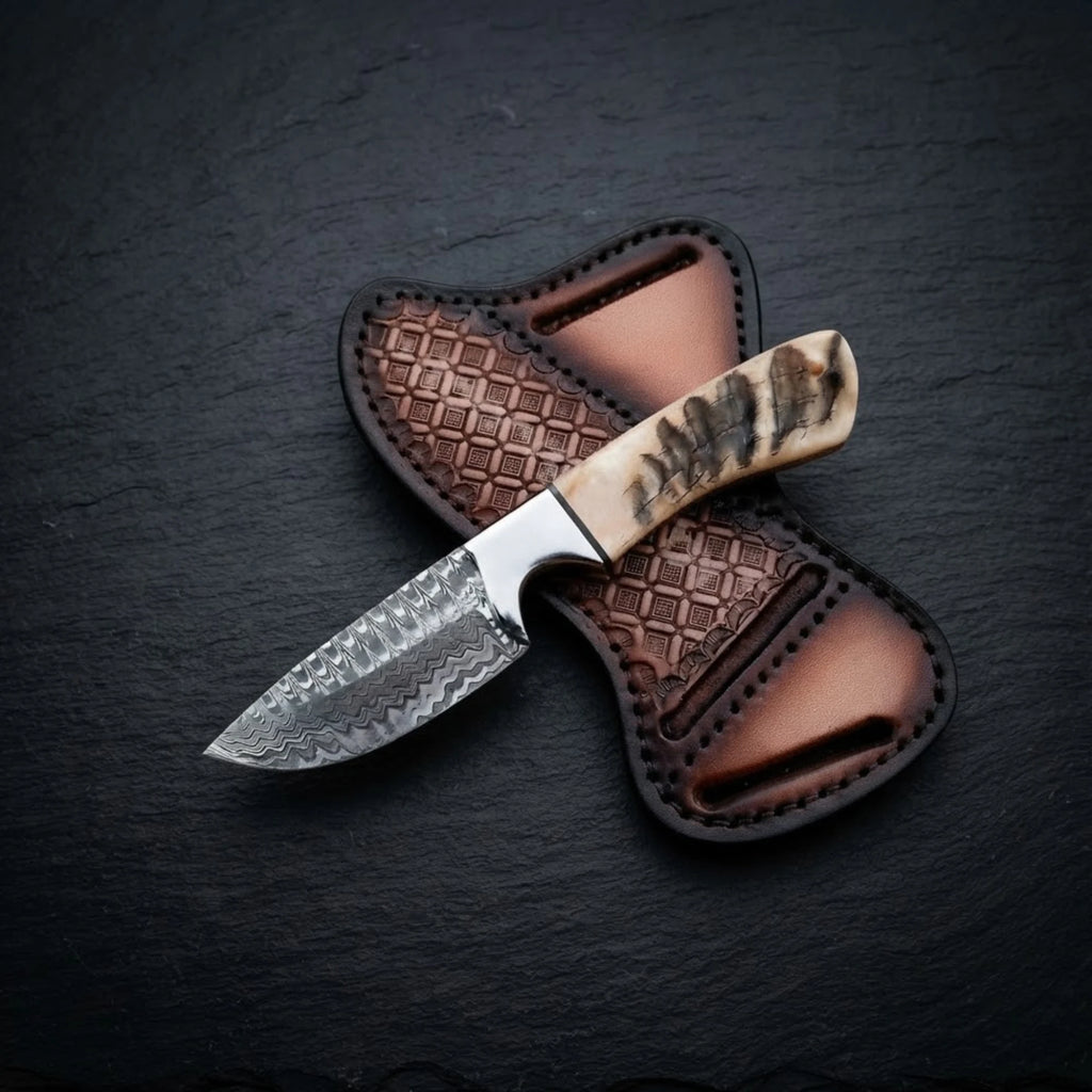 Handmade Damascus steel buckaroo knife with ram horn handle – handmade pancake leather sheath