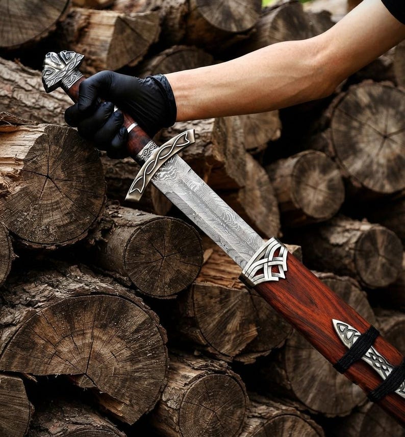 Damascus steel blade pattern close-up