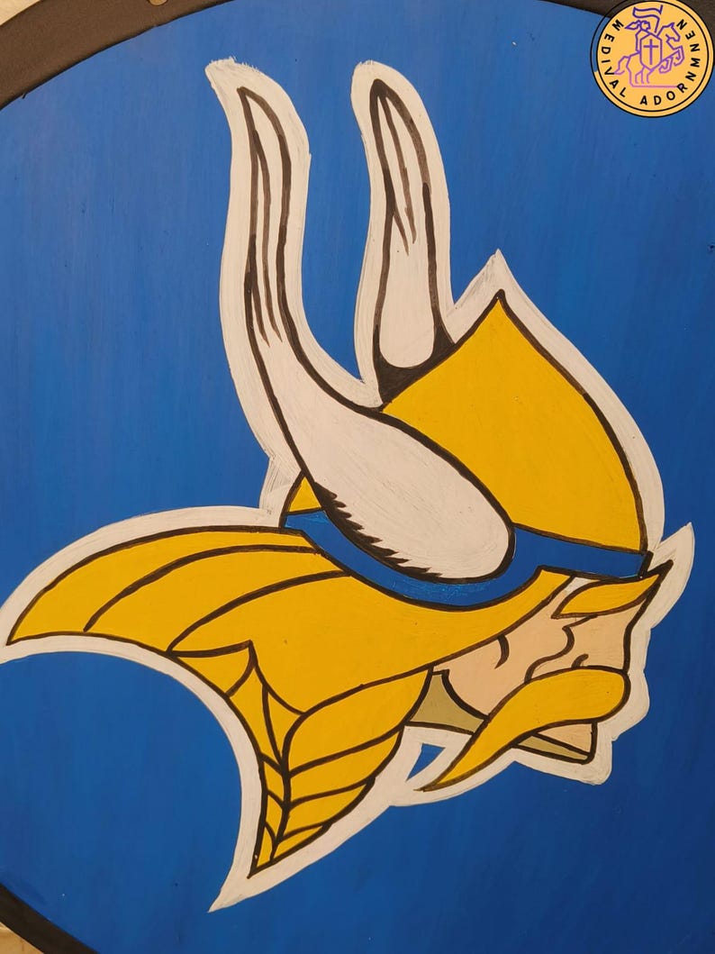 Hand-painted Viking Shield, Norse cosplay decor – available in 24, 30, or 36 inch diameter