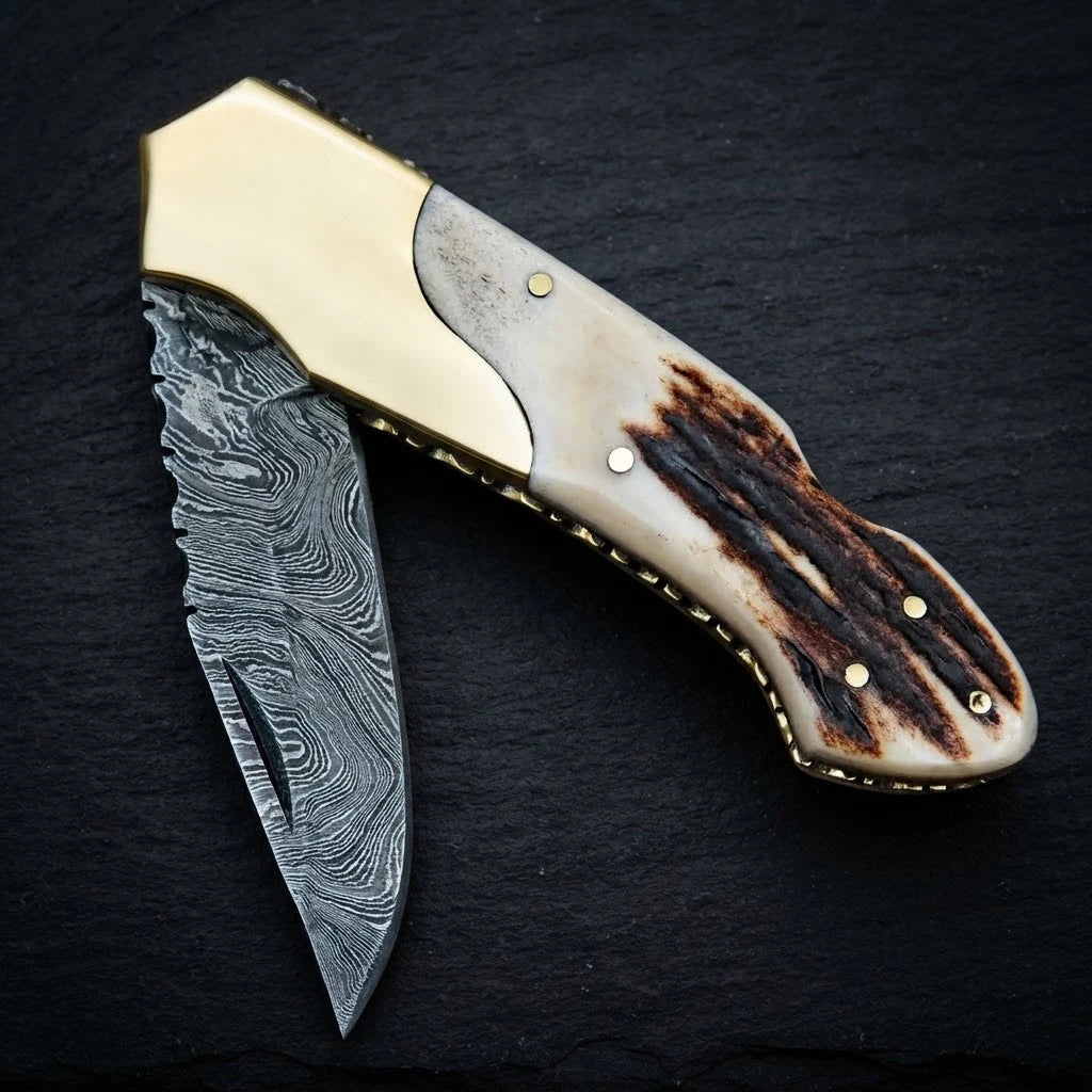Stag horn handle and brass bolster detail