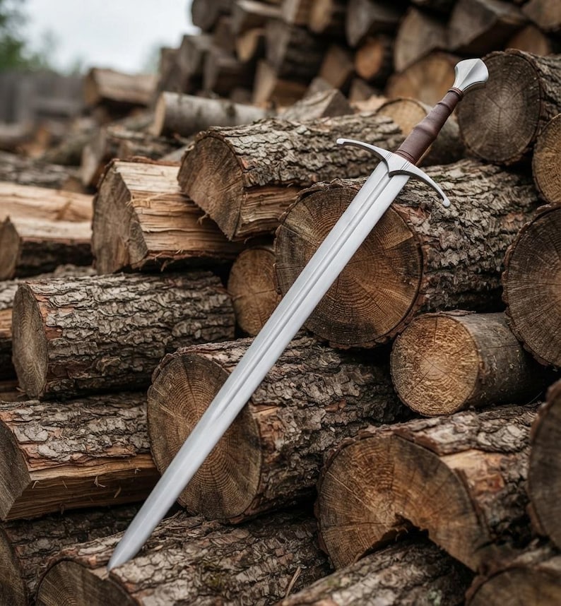Close-up of the 6150 carbon steel arming sword blade