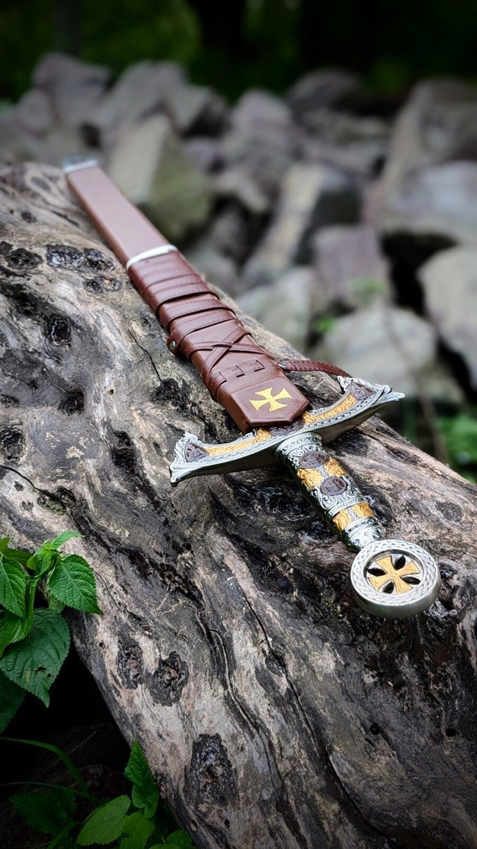 Handmade Medieval Knight Sword – Decorative Collectible Long Sword with Detailed Hilt