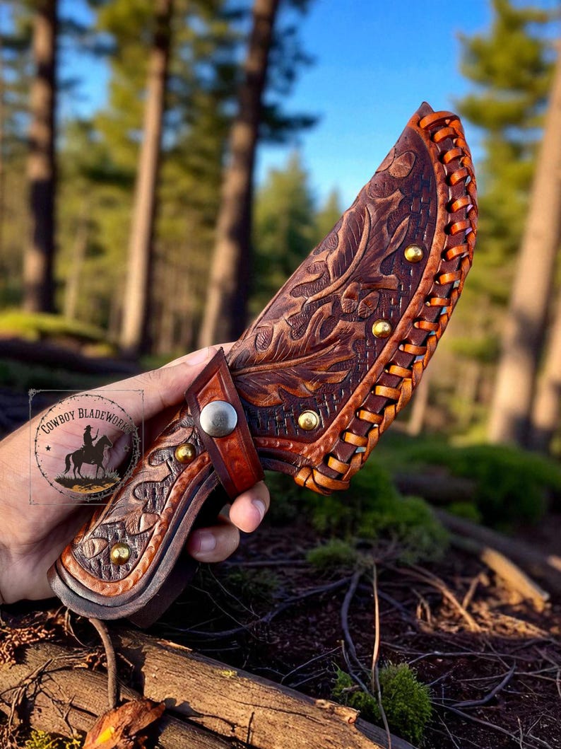 Hand-Forged Damascus Steel Knife: Antler Handle, Leather Sheath