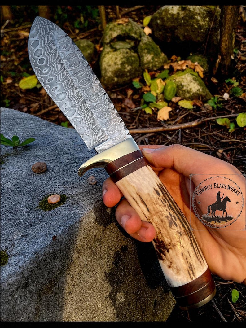 Hand-Forged Damascus Steel Knife: Antler Handle, Leather Sheath