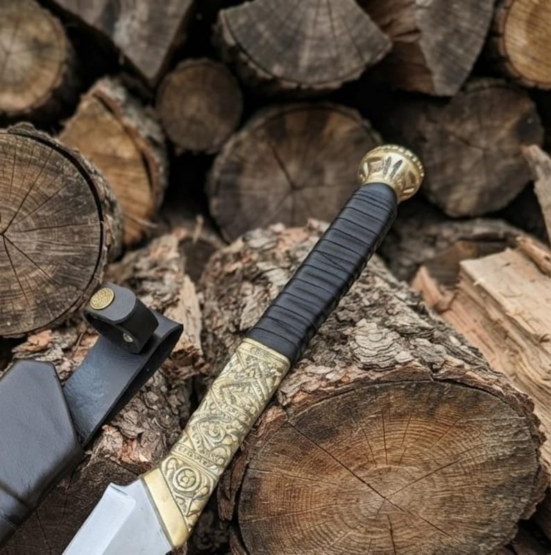 Hand-Forged Hellboy Machete: 14-Inch Leaf Spring Steel Blade, Rosewood Handle, Leather Scabbard
