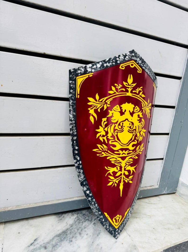 Medieval Heater Shield with red and gold heraldic design – adjustable leather straps