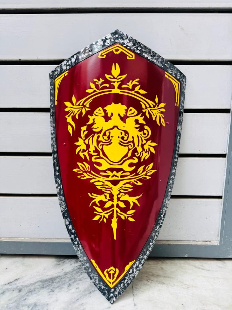 Medieval Heater Shield with red and gold heraldic design – adjustable leather straps