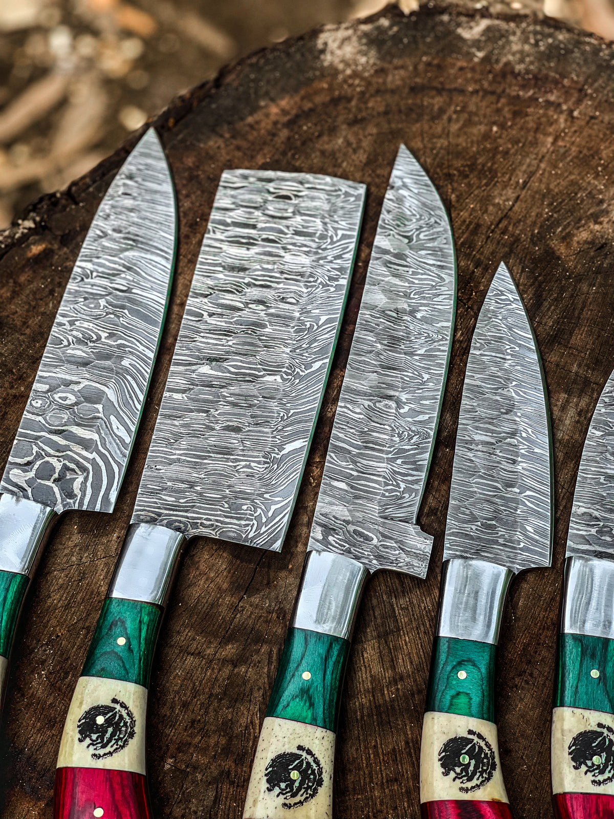 Hand-forged Damascus steel blade pattern on Mexican flag kitchen knife set