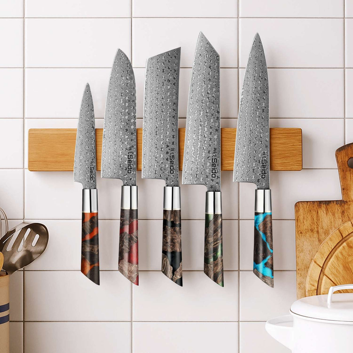 Shinko 5-piece 110-layer Damascus Japanese knife set with maple resin handles