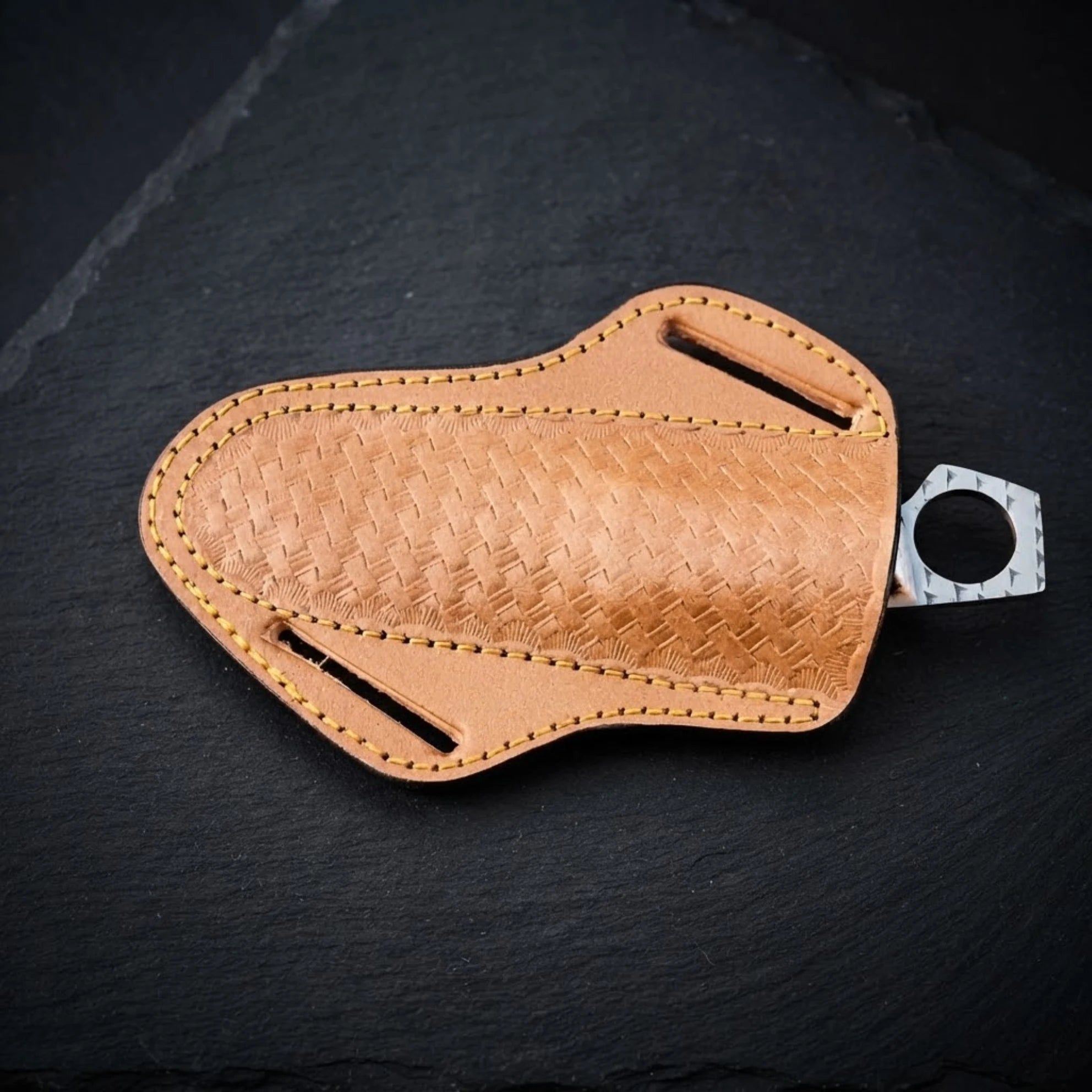 Handmade hawkbill knife with natural stag horn handle and ring pommel – natural stag horn handle with crown texture close-up